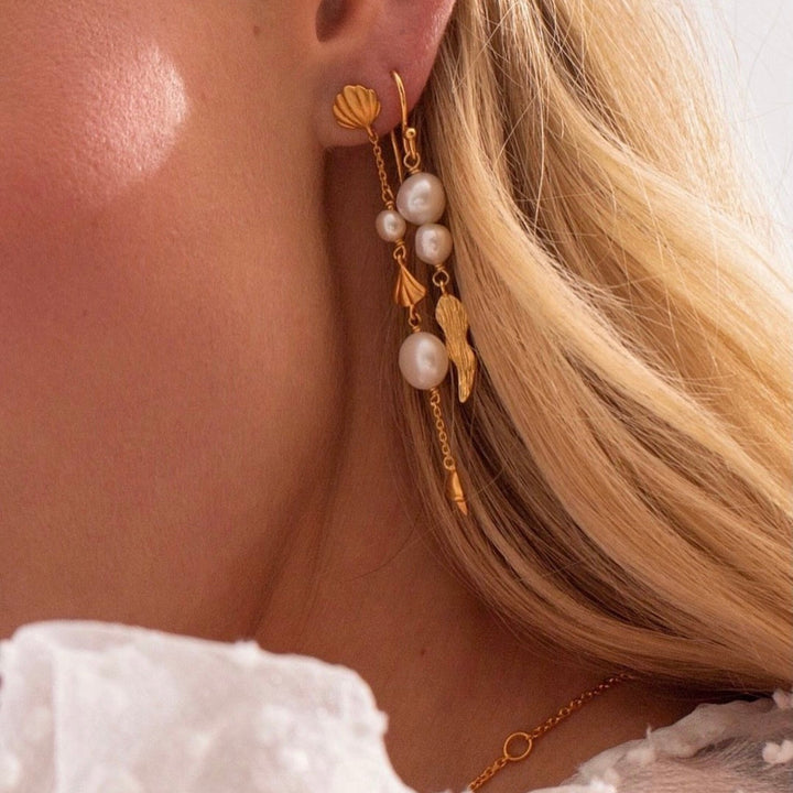 Isabella - Long earrings, matt gold plated with freshwater pearl